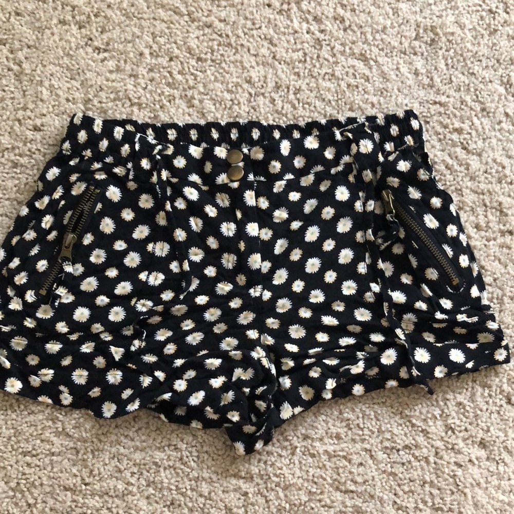 American rag black daisy shorts (size s junior)